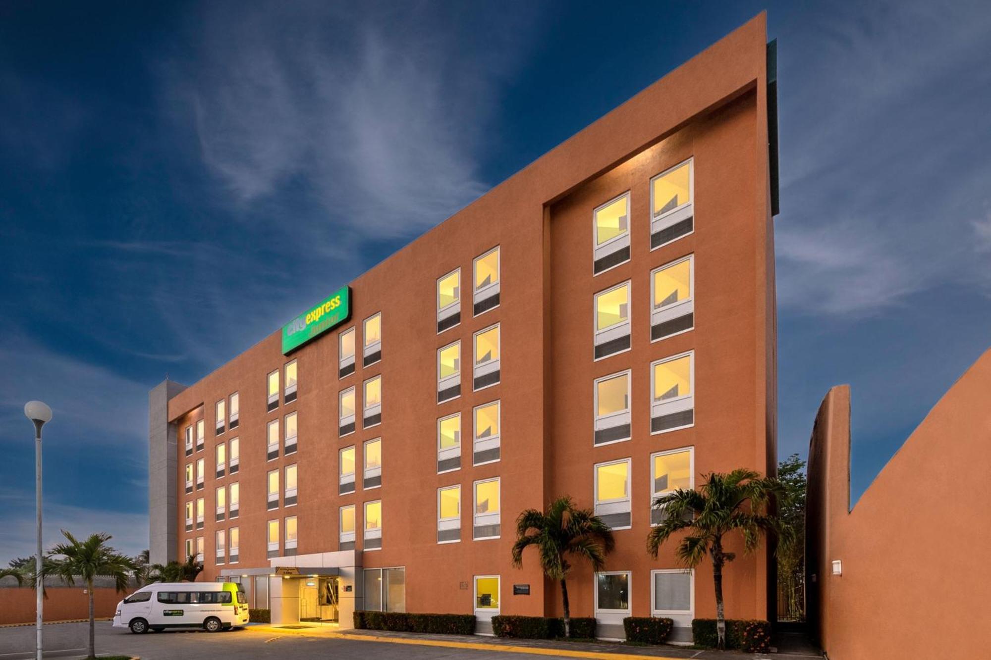 City Express Junior By Marriott Veracruz Aeropuerto Экстерьер фото